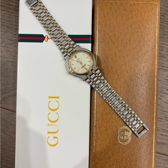 Gucci Two-Tone Silver and Gold Ladies’ Bracelet Watch - Picture 9 of 15